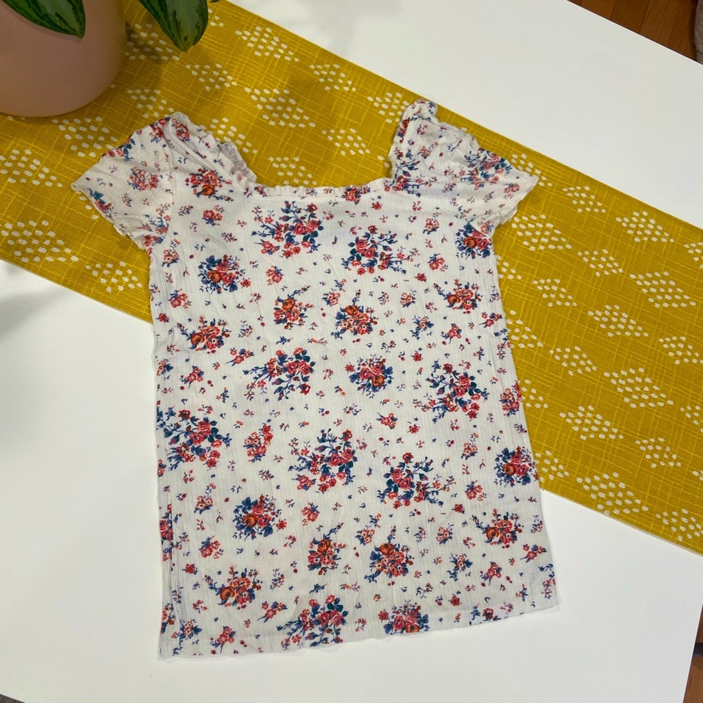 Art class floral ruffle top
